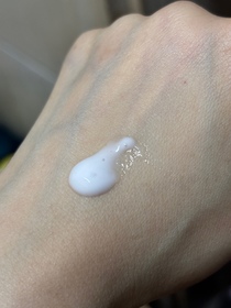 ying-L'ORÉAL PARiS超水光精華乳_3