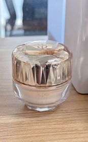 Fng-Clé de Peau Beauté臻緻精華修護粉底_1