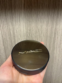 Venice-M.A.C亮肌輕透精華氣墊粉底 #鎖光小金盒_1