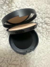 Yty-BareMinerals高效無瑕透氣粉底_4