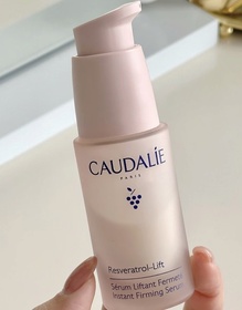 Kathy Wai-CAUDALIE白藜蘆醇提昇緊緻精華_1