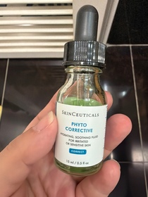 Yuki Chow-SkinCeuticals舒緩修護精華_1